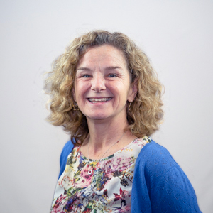 Headshot of Susie Falk